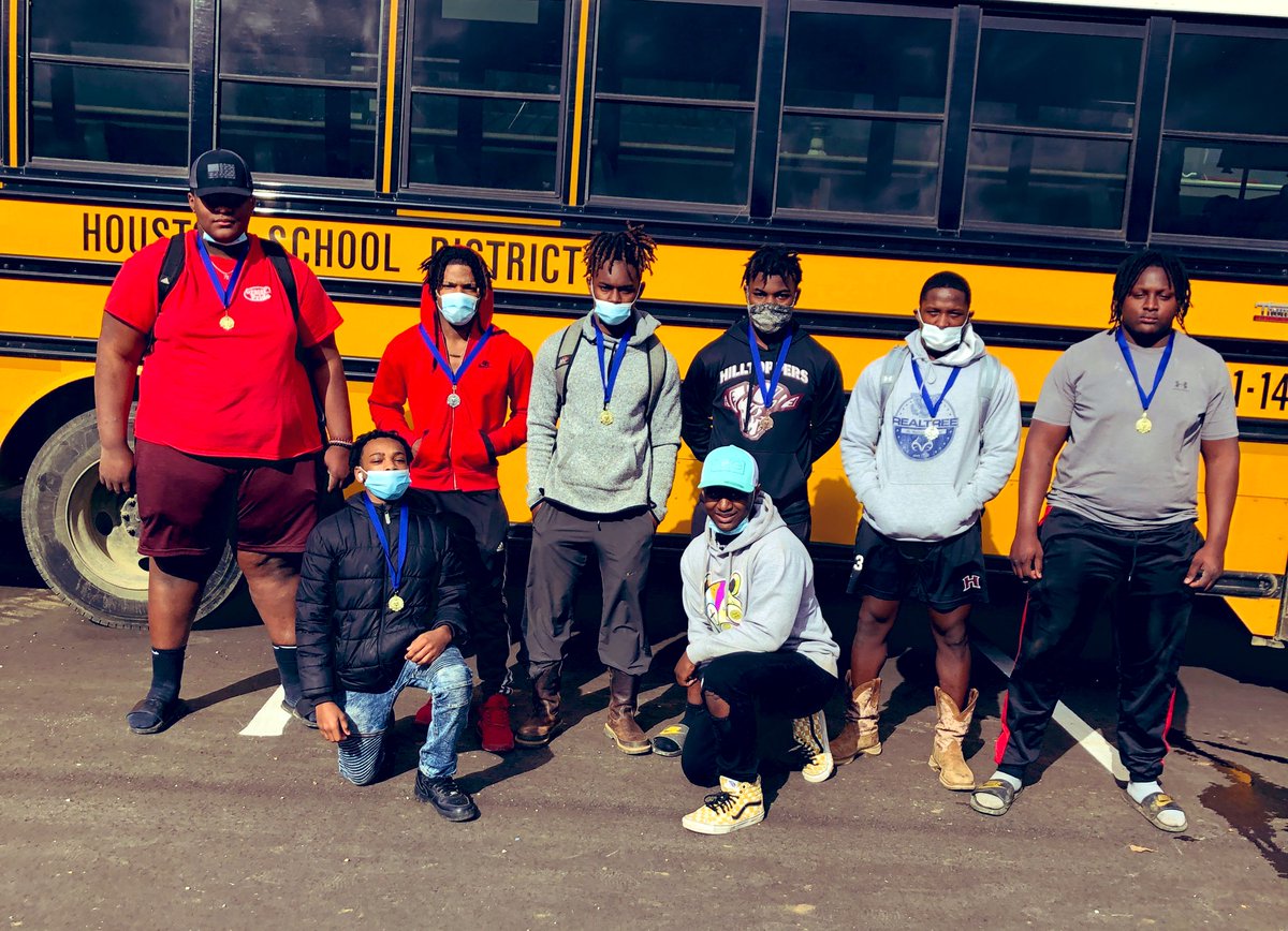 Congratulations to the Powerlifting team for finishing 2nd at Division!! All lifters advanced to North-Half!!