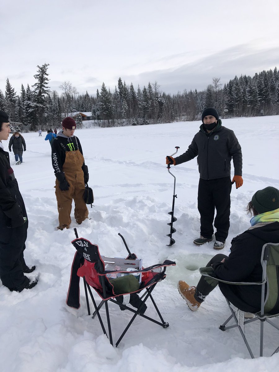 MarrenKatie's tweet photo. @PGSS_Polars are enjoying all of the land based learning opportunities for students. Big thanks to @DArcy02127084, Justin Fillion and @JocelynMarren for taking kids out ice fishing https://t.co/caWWMk3Rlr