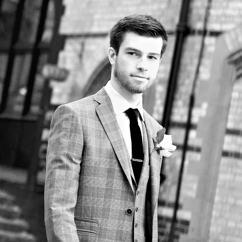 Talking about his new album ‘Sonic Limbo’, <a href="/TomWallyWalton/">Tom Walton</a> catches up with <a href="/deanjacksondj/">Dean Jackson</a> next. They discuss Tom's dance influences and being a part of a band. 
📻  intro.show