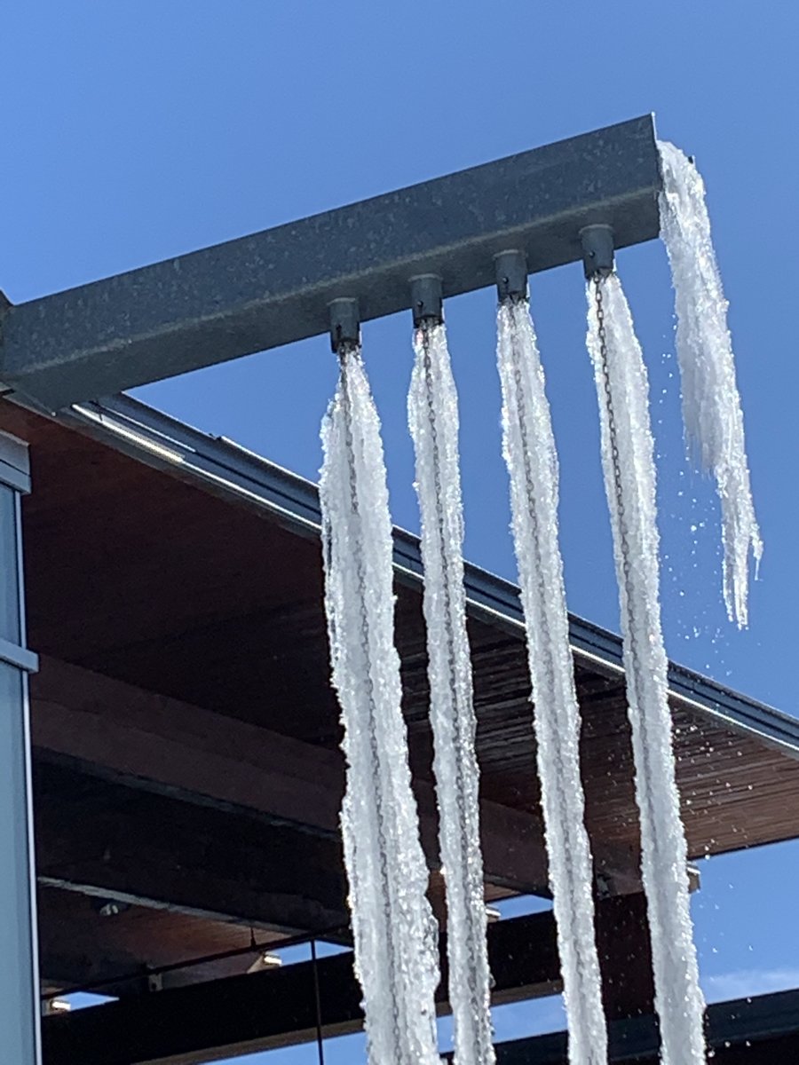 HomeWithKrysta's tweet photo. Stopped by the Delaware County Library Orange Branch and saw this cool โice sculptureโ. @DelawareLibrary #HomeWithKrysta #LewisCenterOH #OrangeTownship https://t.co/PmqAza2nMc