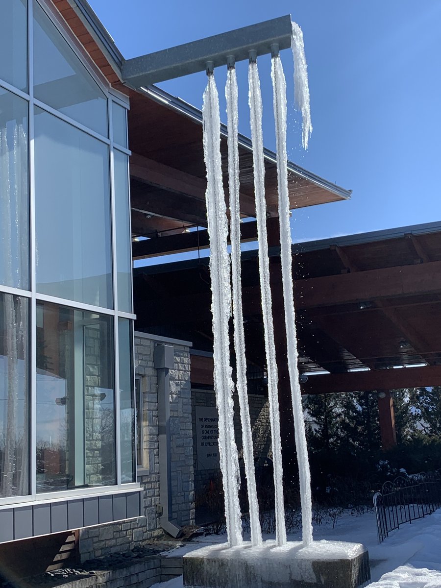 HomeWithKrysta's tweet photo. Stopped by the Delaware County Library Orange Branch and saw this cool โice sculptureโ. @DelawareLibrary #HomeWithKrysta #LewisCenterOH #OrangeTownship https://t.co/PmqAza2nMc