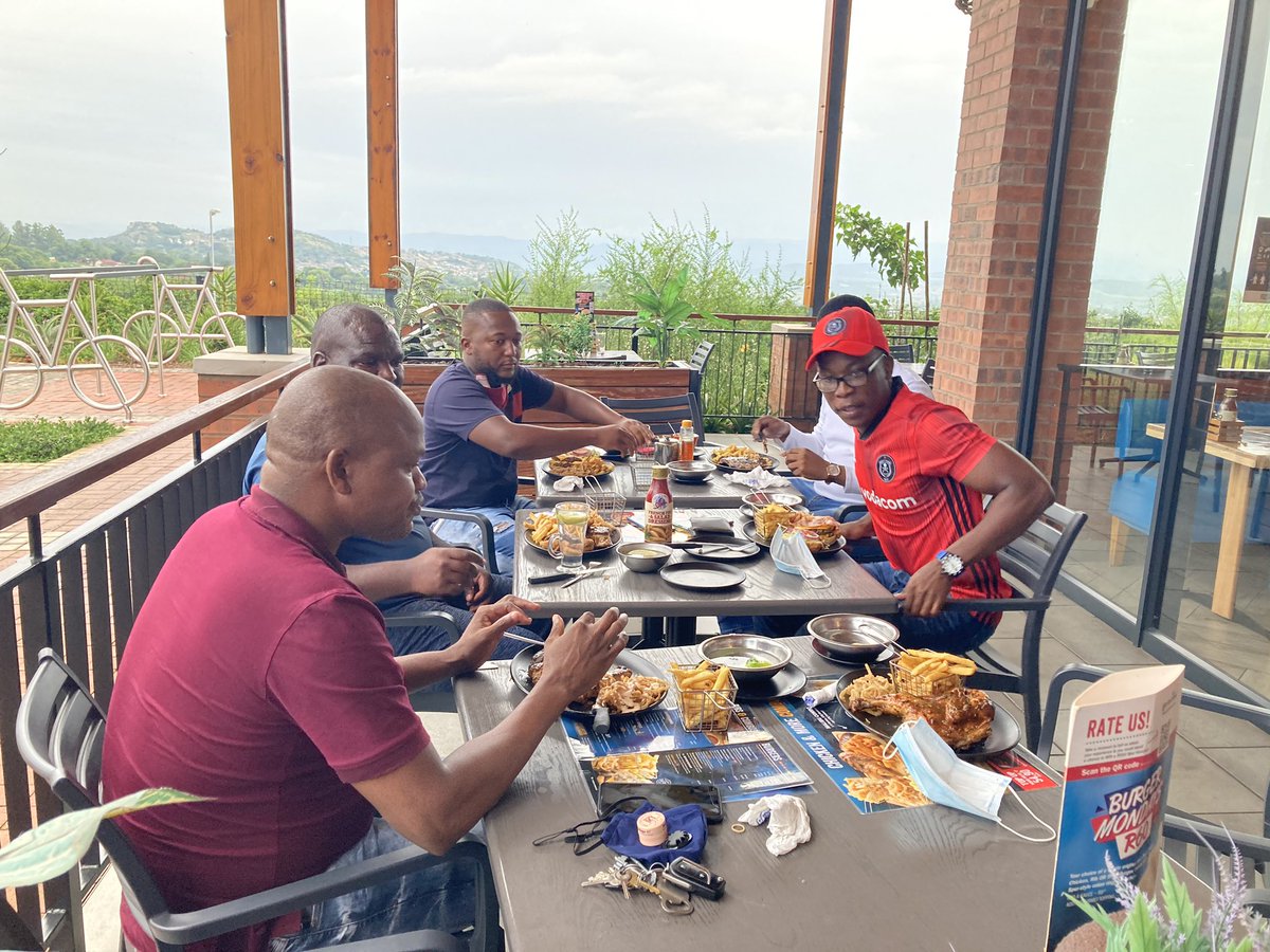 SandisoDifferMP's tweet photo. Sharing kingdom matters with my brothers in Christ today ❤️🙏👌🏼 https://t.co/s309kw0LAk