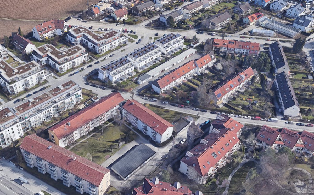 contrast this with munich. 5km from the city center, there's no massive districts single family houses - these are small scale multifamily homes, large multifamily buildings, rowhouses interspersed w/ post-war housing blocksyou can build social housing on *ALL* of this