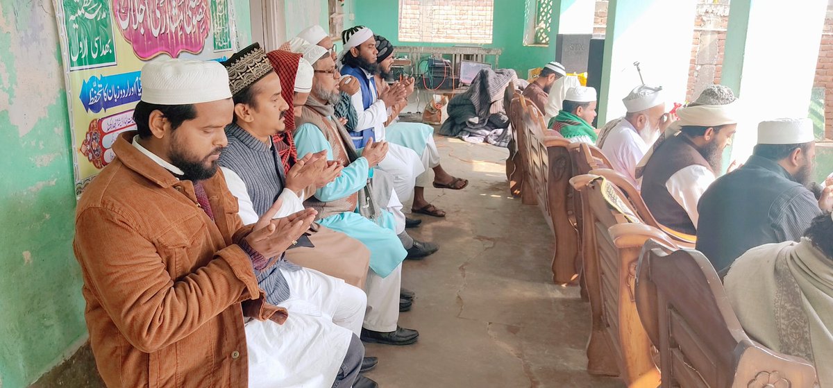 HAFIZENGINEERR1's tweet photo. दिनांक 6 फरवरी 2021 #इमारत_शरिया_बिहार झारखंड उड़ीसा की ओर से 
#कॉमरेड_शाह_चांद के घर पर #shah_shad की कयादत में #अरवल में #सियासी व तालीमी बेदारी कॉन्फ्रेंस का आयोजन हुआ साथ में ज़िला कमिटी का गठन हुआ जिसमें #Hafiz_Engineer_Rizwan को #ज़िला_कन्वीनर घोषित किया गया। @mahanandml https://t.co/yYjcwtbVbR