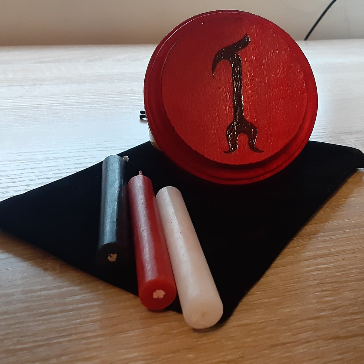 PawNCaw's tweet photo. 🔥😈Coming Soon!😈🔥
NEW devotional pouches!

Set/Sutekh/Seth 
Was-Sceptre/Uas-Sceptre
Heka Symbol

Perfect for those who practice, or plan to practice, ancient Egyptian magick. 

#occult #setian #ancientegypt #witchcraft #heka #magic #lefthandpath https://t.co/WnkxJ4X7i2