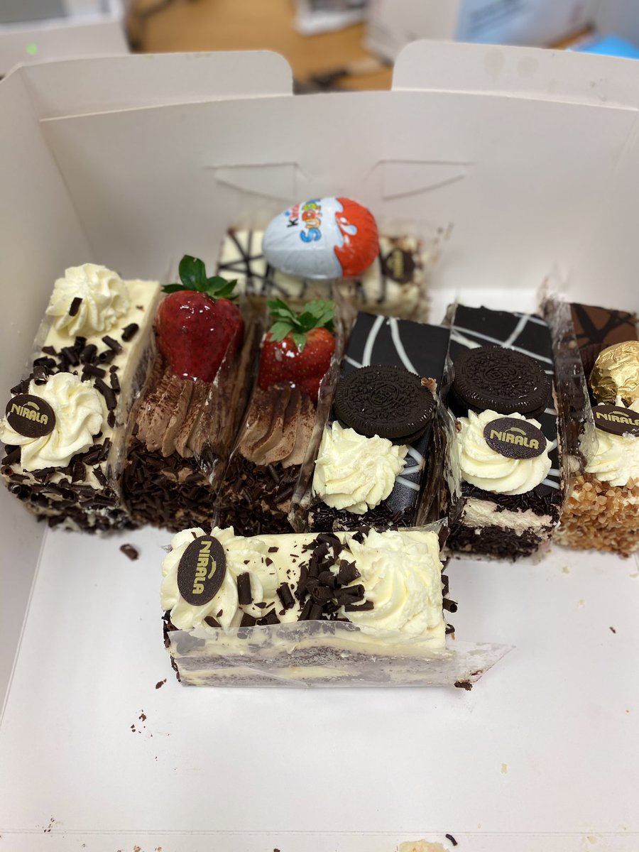 Yummy Saturday treats at the Vaccine clinic hub... thank you Dr Zahid Mukhtar for the cakes! <a href="/LadyT365247/">lady T</a>  .... you missed this @RezvaniArezou