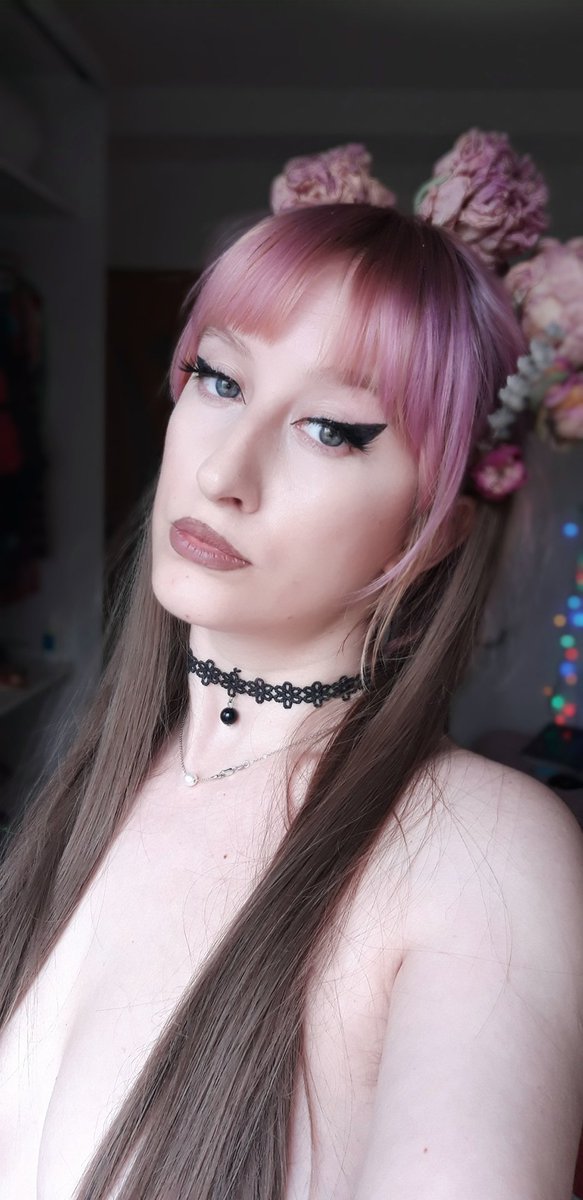 TaniaK420's tweet photo. 💜Be my Valentine💜 
sub now and get 80% OFF https://t.co/IkMJbXVH9D