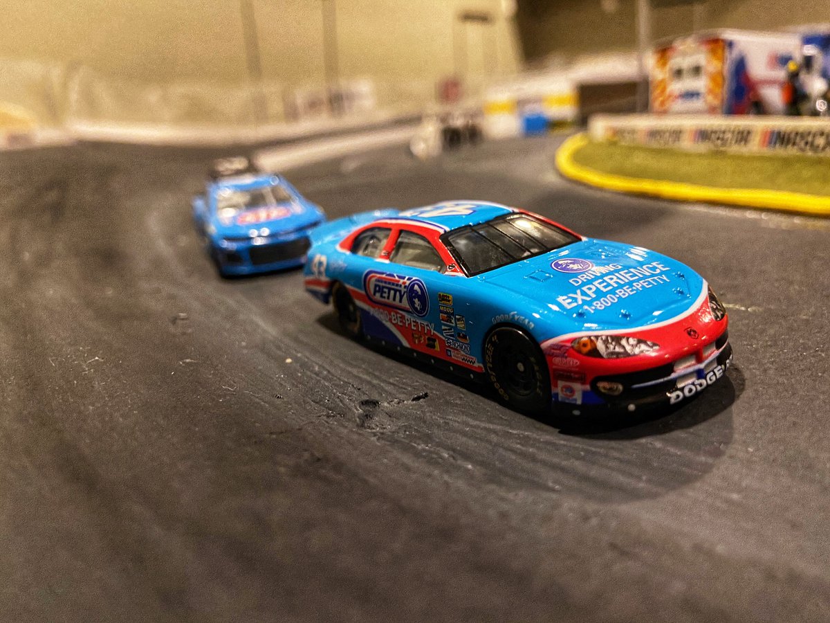BehrendSpeedway's tweet photo. Richard Petty Driving Experience came to the track today https://t.co/57A9bFHaip