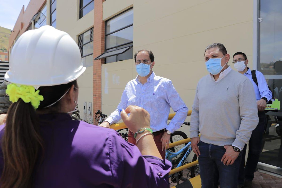 AlcaldiaTunja's tweet photo. Gracias a la gestión y el trabajo conjunto del alcalde, @FunemeAlejandro, con @MincomercioCo e @InnpulsaCol, tendremos un Campus CEMPRENDE en nuestra ciudad, el cual inlcluye:
(Hilo) https://t.co/zrtv8pcGr4
