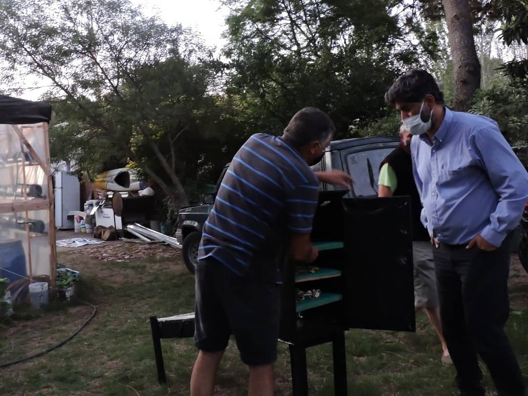 Visité a Hernán y Héctor, dos vecinos de nuestra comunidad que están desarrollando un proyecto de huerta con el método de Hidroponia con impacto positivo para el medio ambiente.

Gracias al Diputado Provincial Cote Rossi, quien acompañó el proyecto y le dió un impulso para crecer