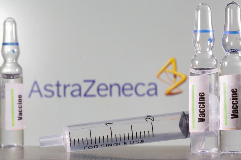 Reuters's tweet photo. Oxford/Astrazeneca COVID-19 vaccine less effective against South African variant - FT cites study https://t.co/ehPg17SKs1 https://t.co/Hy6tXstvDu