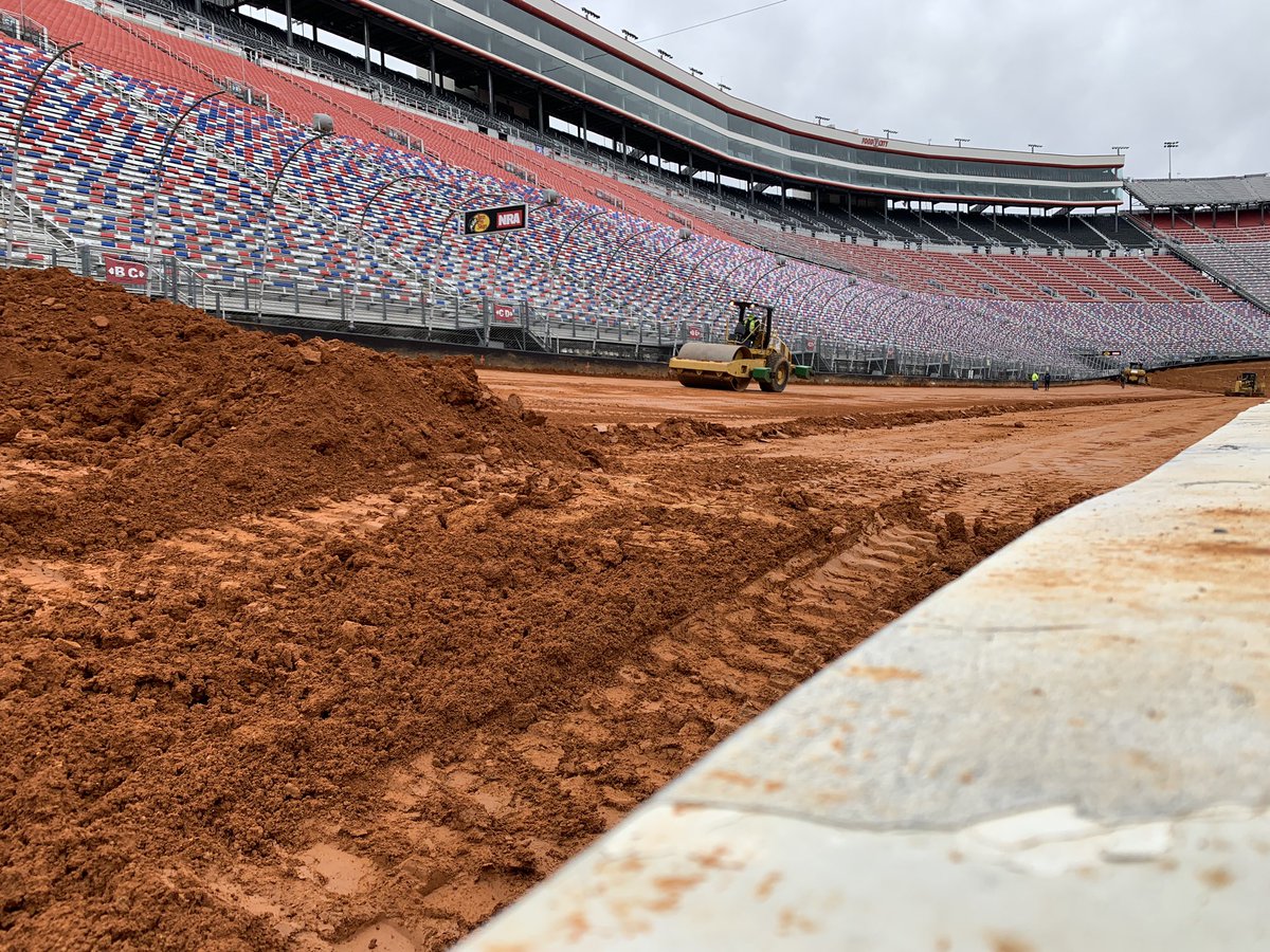 You know we’re getting close to the Food City Dirt Race when the last load of dirt has been dumped! Turns 1 and 2 have been laid down at Bristol Motor Speedway, and the crew will start “tilling” the dirt later this month! The race is March 28! @WJHL11 @BMSupdates https://t.co/3cDLf4StL1
