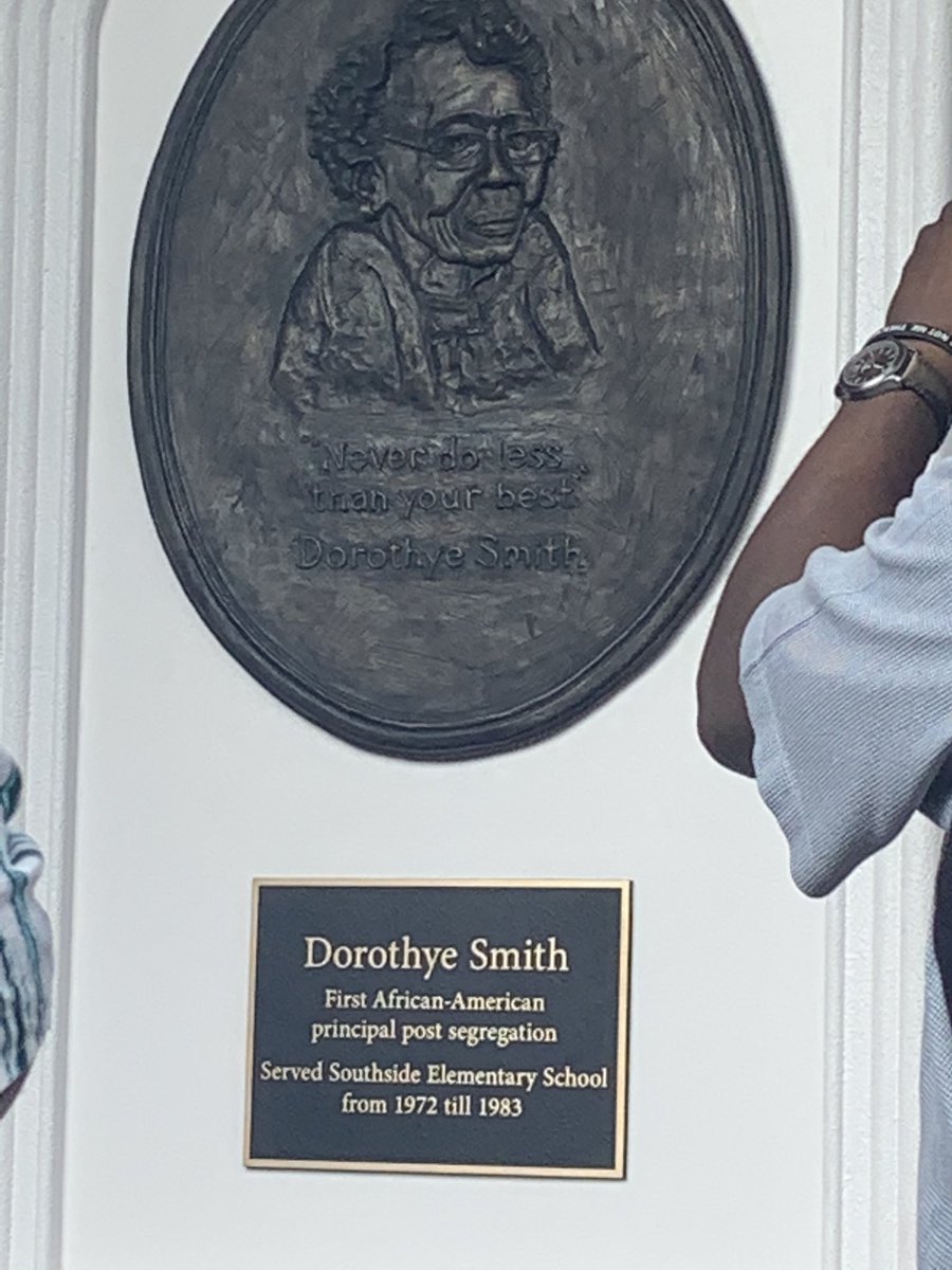 thesaacc's tweet photo. Lovely unveiling ceremony today for the plaque dedicated to Ms. Dorothye Smith, a powerful force for positive change.
#BlackHistoryMonth #newtownalive #sarasota #saaccinc https://t.co/j2POs6uOBg