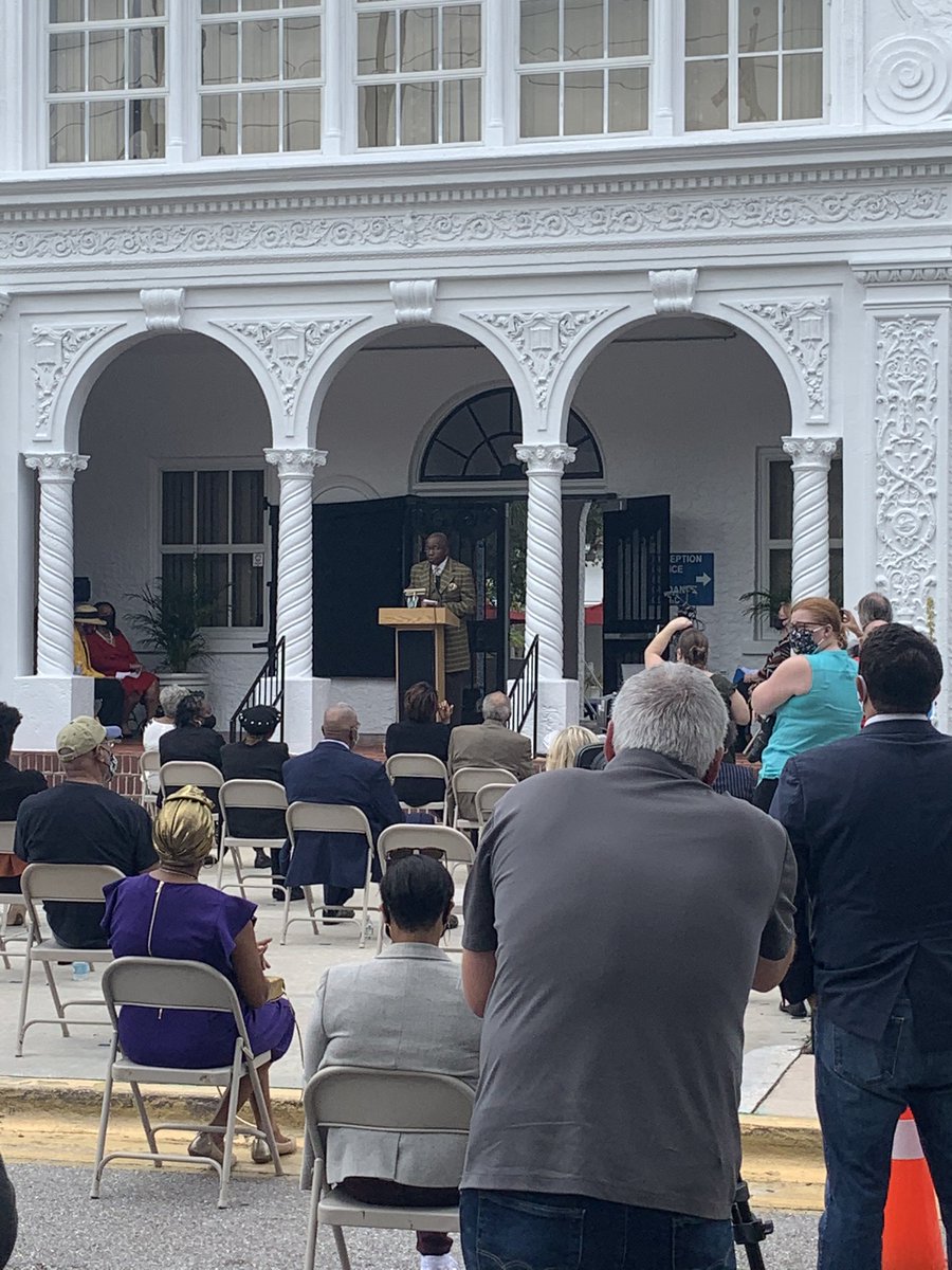 Lovely unveiling ceremony today for the plaque dedicated to Ms. Dorothye Smith, a powerful force for positive change.
#BlackHistoryMonth #newtownalive #sarasota #saaccinc