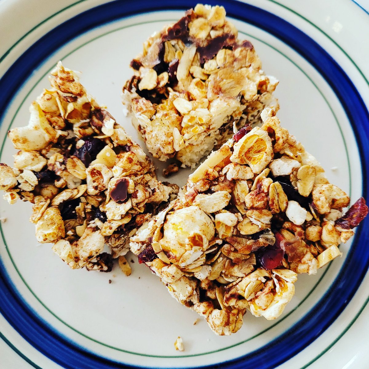 sagiorio15's tweet photo. #GetHeartSmart with popcorn trail mix bars 😋🥰 @HenryFordNews
https://t.co/kJUpSujyJQ https://t.co/N71bDINf8T