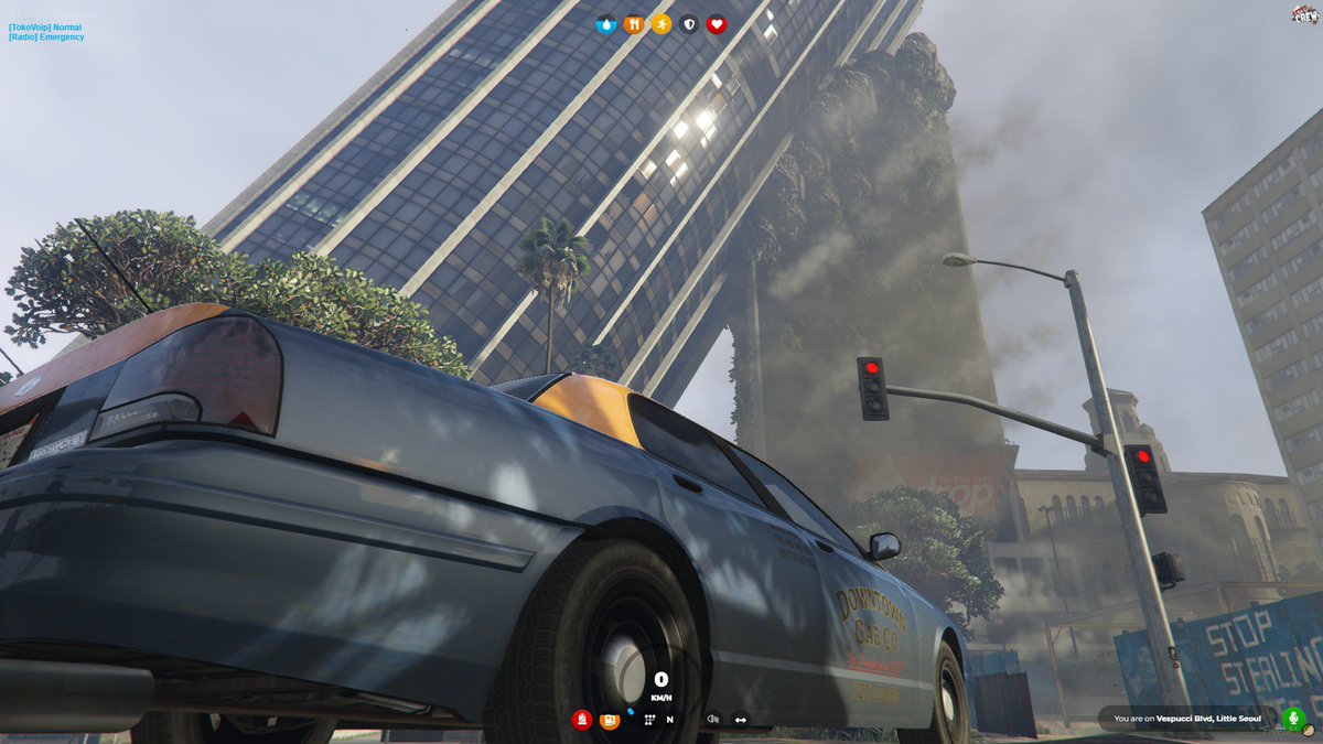 Survivors exploring what is left of Los Santos’s. 
#aftercrew #zombies #Survivorlogs #apocalypse #GTARP