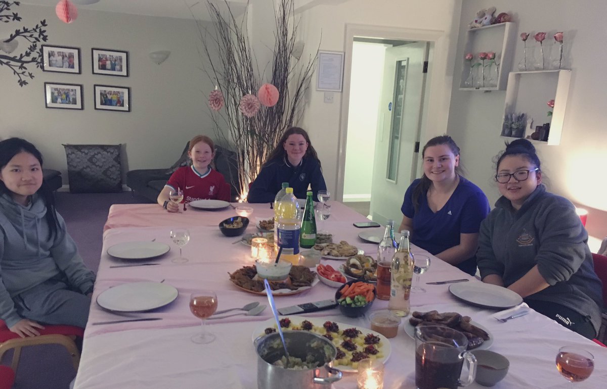PockBoarding's tweet photo. We certainly ate around the world tonight! These amazing ladies cooked for us all. We had date cake, onion bhajis, scotch eggs, sausage and Irish mash and much more! #culturalcooking #SaturdayKitchen #iloveboarding https://t.co/la3lskyzLU