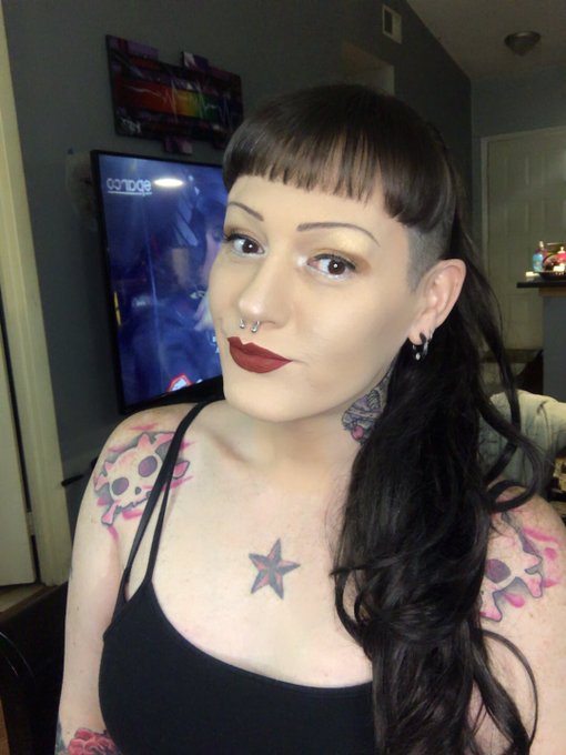 Feeling cute may cam later https://t.co/KQIszaArSV<a href="/tag/newprofilepic"class="tags"><span>#newprofilepic</span></a>