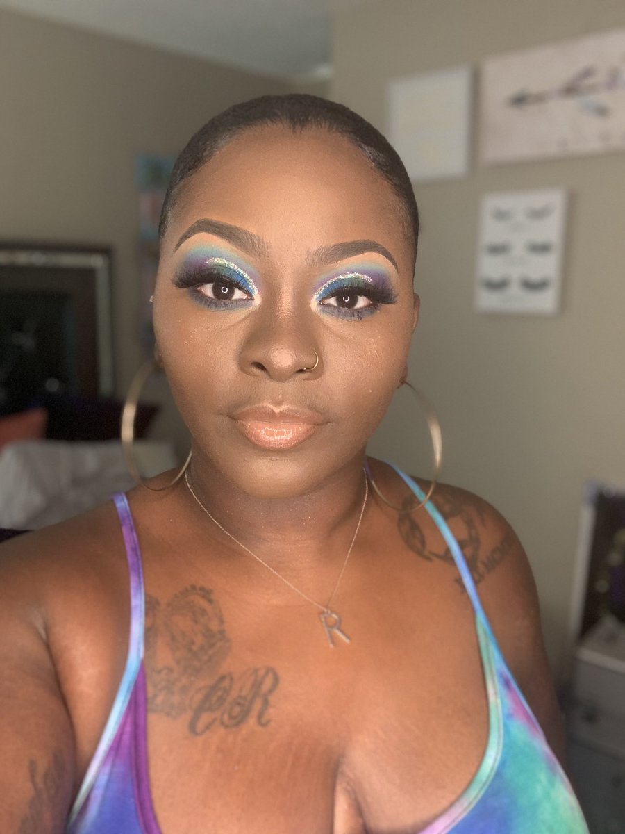 CocoaslayBeauty's tweet photo. My outfit inspired the look.. #beatsbycocoaslay #nofilterneeded #dallasmua #mua #glitterbeat #melaninpoppin #slayQueens https://t.co/YniruL8FB2