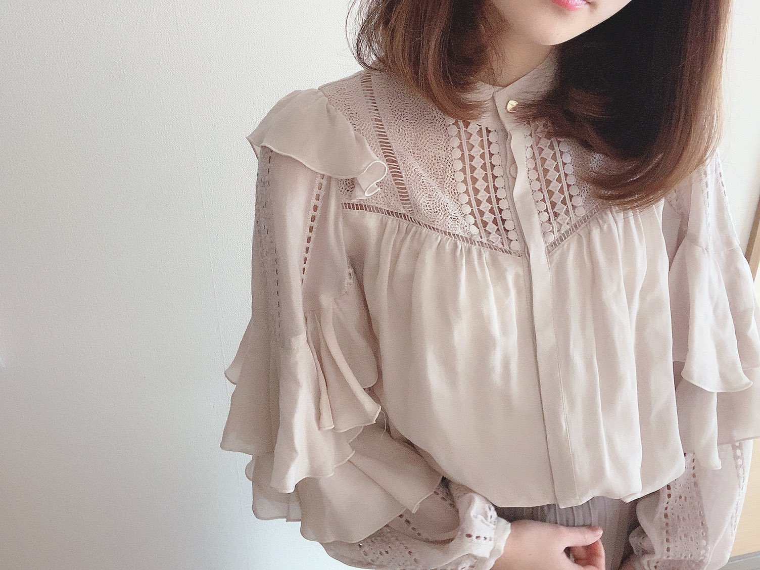 Puffed Sleeve Lace Blouse