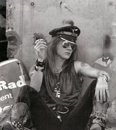 Happy Birthday to Axl Rose LYSM   