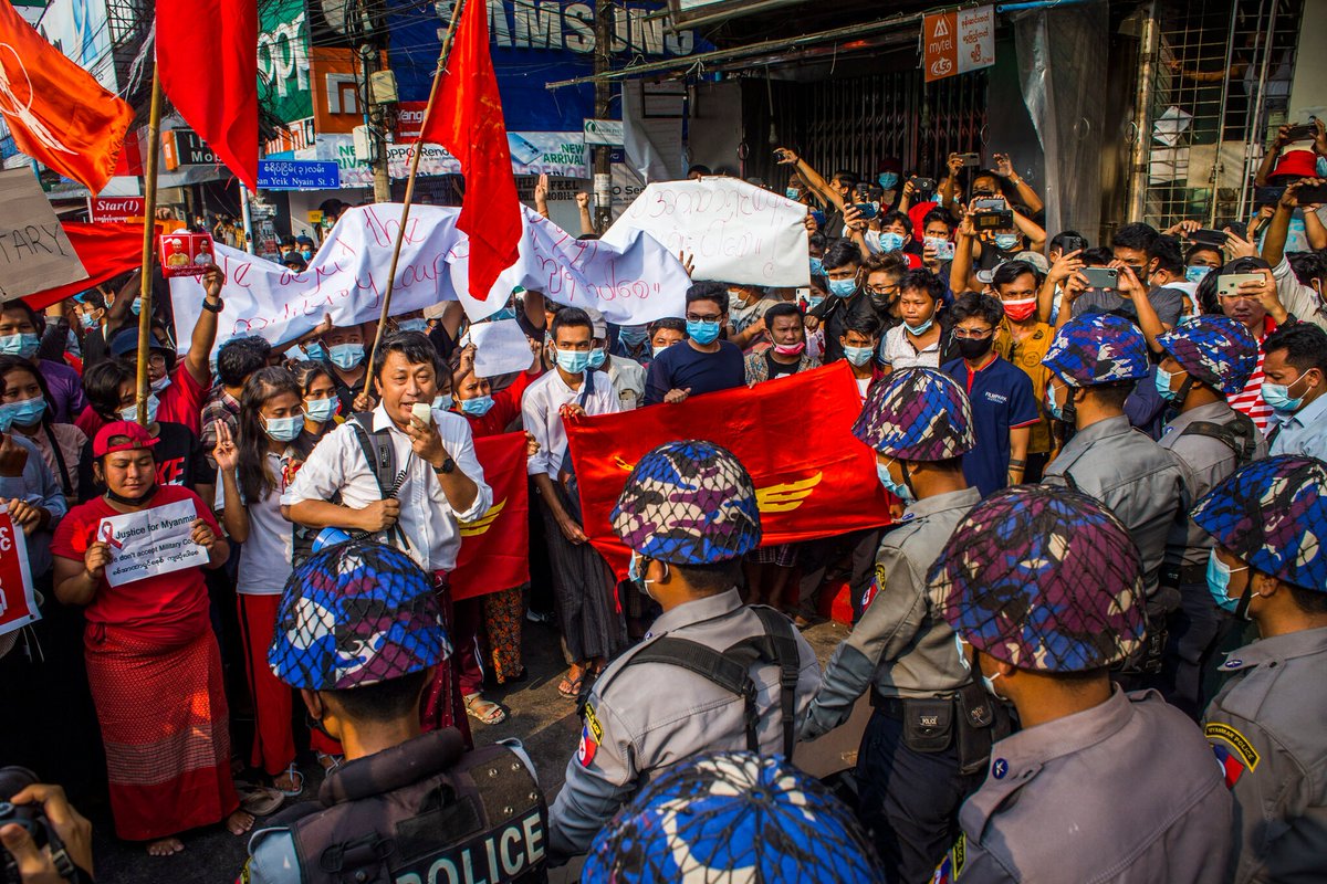 KenRoth's tweet photo. Since the military's coup, "cities across Myanmar have resounded with the din of clanging pots, pans, gongs and empty water jugs, a traditional send-off for the devil, which, in this case, wears army green." https://t.co/fvs0sTFlov https://t.co/woQqTrgxdI