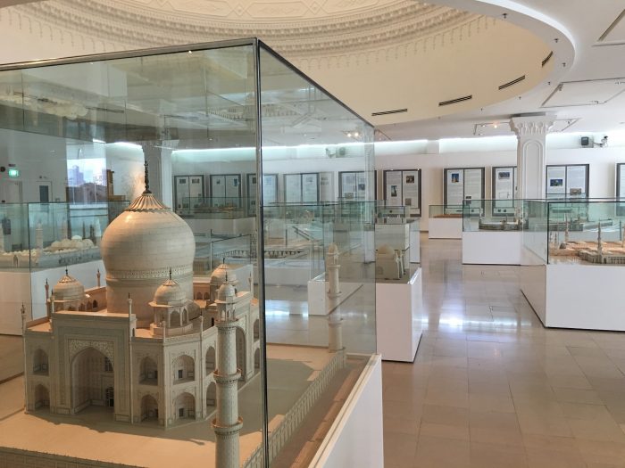 Next site, the Islamic Arts Museum Malaysia. Opened in 1998, it's the largest museum of Islamic artworks in Southeast Asia and houses over seven thousand artefacts. There's several galleries devoted to different arts, like architecture, Qur'an & manuscripts, textiles & ceramics.