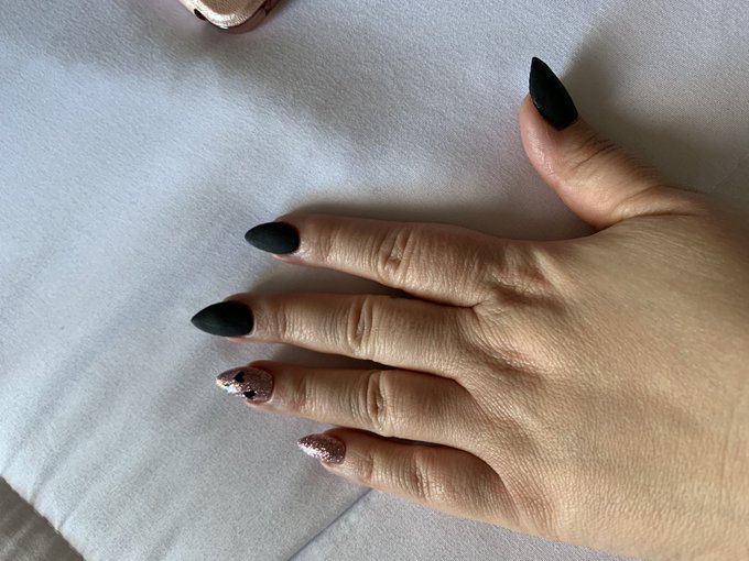 Nails and lashes done. https://t.co/x9OFT2P9we<a href="/tag/mvsales"class="tags"><span>#mvsales</span></a>