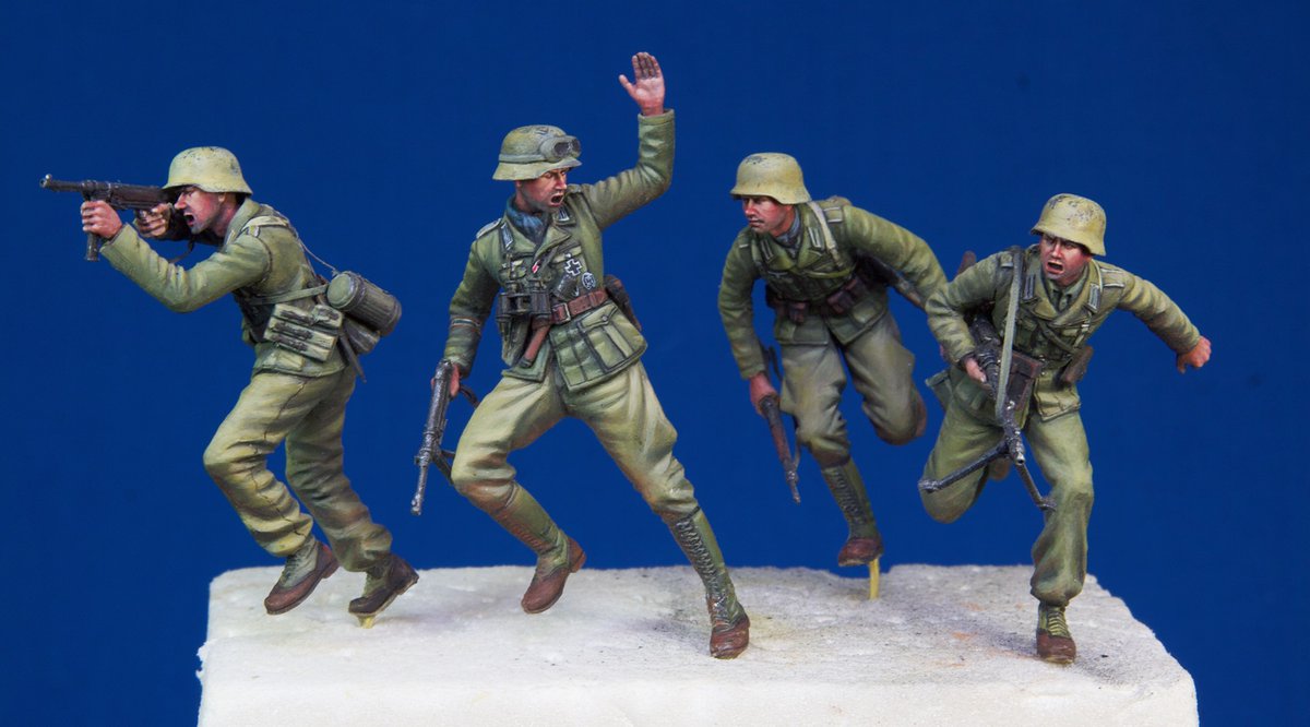 Histone Digital Miniature Creation On Twitter タミヤ1 35シボレーlrdgトラックジオラマの補足 タミヤ製はボディ部とベースのプラ板だけです フィギュアは全てスカルピーでのフルスクラッチです レジンパーツを駆使したためコストが高かったです