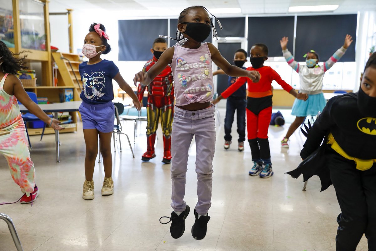 Young children wearing masks in school in Chicago.  #bced  #bcpoli