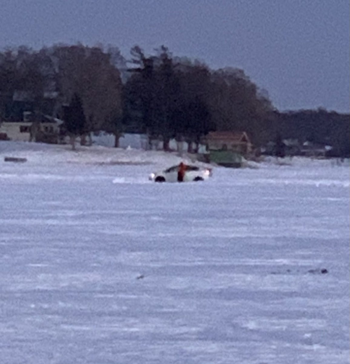 matthedberg's tweet photo. #minnetonkafail #fail #priusfail #imstuck https://t.co/7ggTTjUAiB