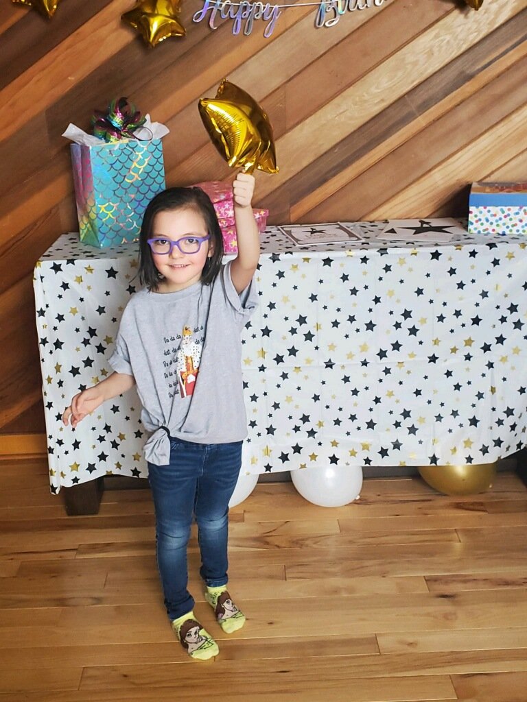 caitlinn_d's tweet photo. When a 5 year old asks for a Hamilton themed party, you throw one fit for the King. @HamiltonMusical https://t.co/8aBZ4Ke1m9