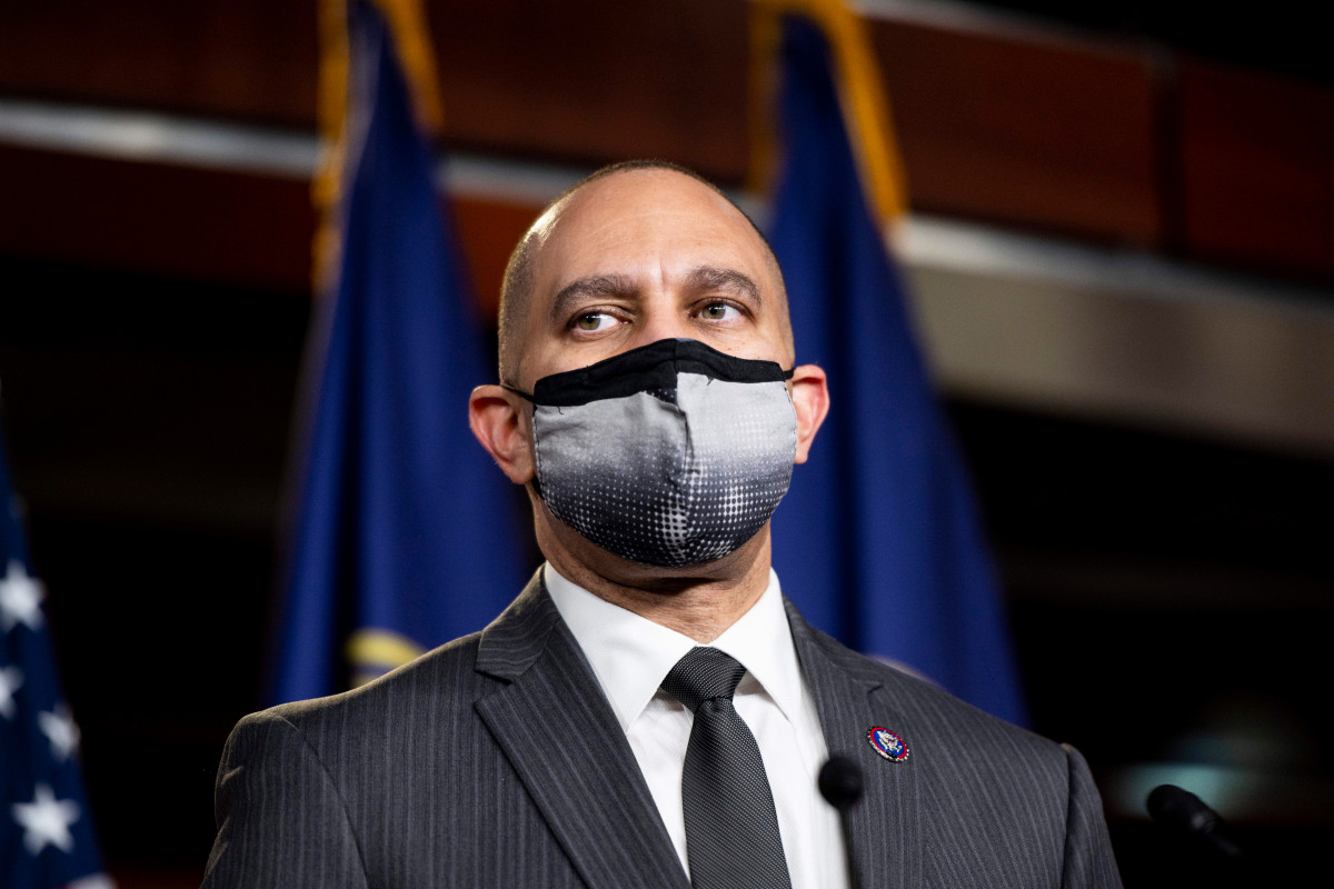 Rep. Hakeem Jeffries lays into Jet turned GOP Congressman Burgess Owens