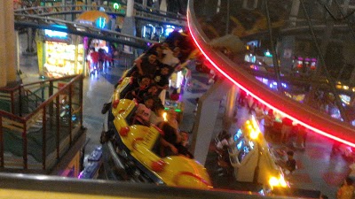 X-Site on American Way:It was an indoor amusement park where parents would literally drop their kids off and stay ALL DAY. Rides, arcade and food. It closed and is now Suits U Mens Fashion.