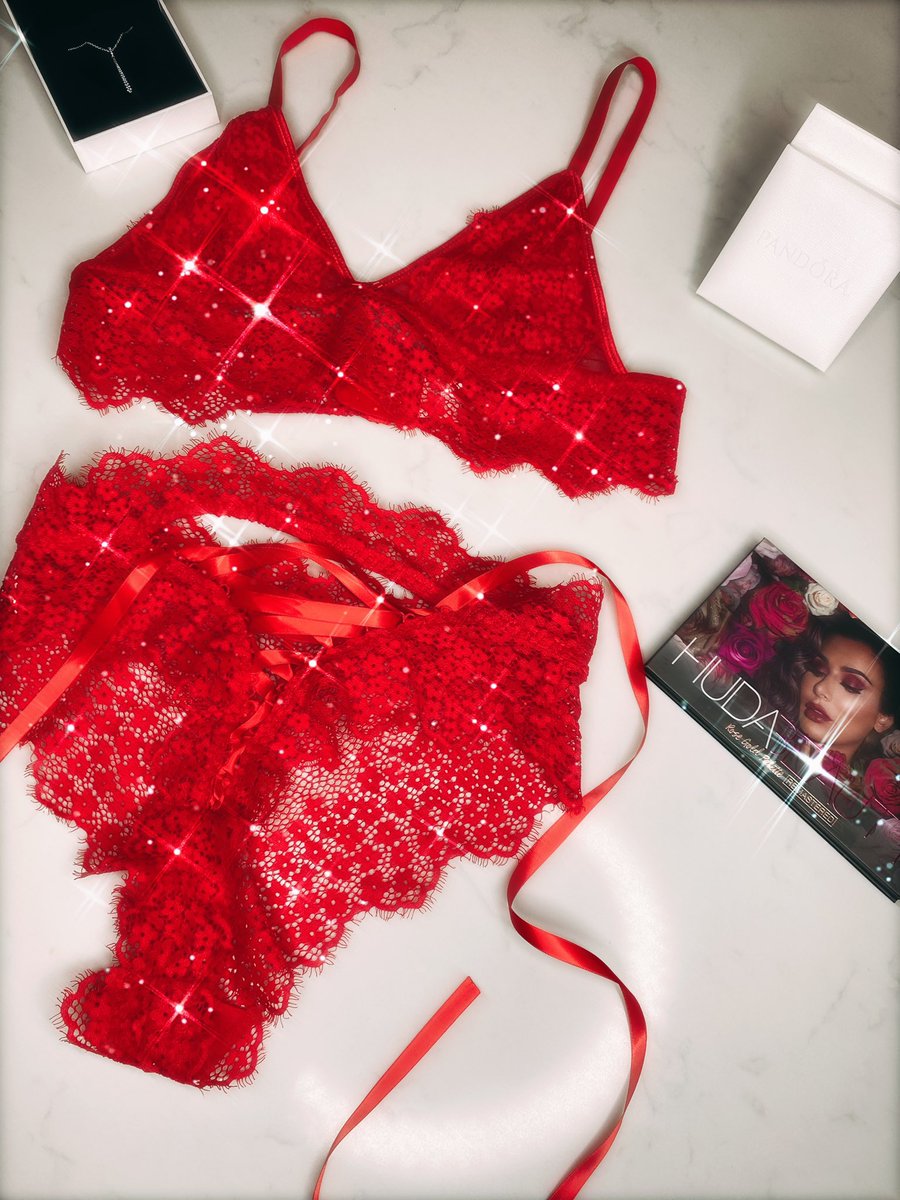 LovingTiaaaa's tweet photo. Decisions, decisions...❤️🖤 Tell us which one you’re choosing tomorrow! 

Our Body Collection will be on the site at 12pm tomorrow! Be ready 😉 https://t.co/ZlWi2FKNFE