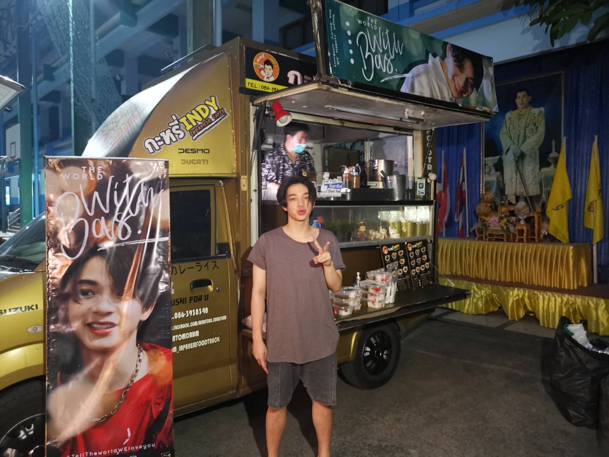 BbasjtrK's tweet photo. 1월23일 서폿건을 이제서야 올립니다. 다들 바스가 퍼스랑 영화찍고 계신건 알고 계시죠? 이번에 여러팬덤과 함께 해서 더욱더 기분 좋은 서폿이였어요^^. 원래 계획했던 뷔페는 아니지만 다들 고생하셨습니다.
#TellTheWorldILoveYou #WithBas #bbasjtr #WithBasKS @basjtr https://t.co/Y93YM5xTjF
