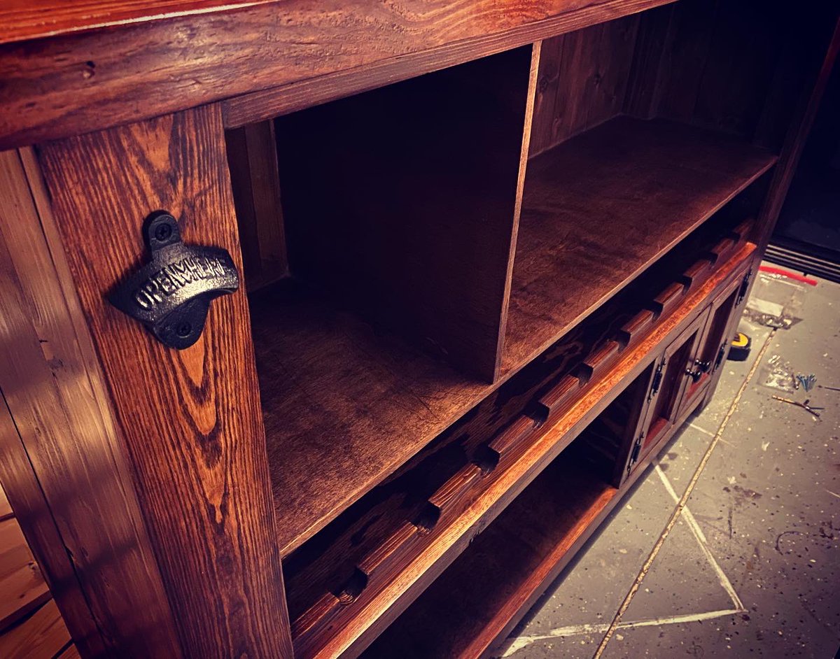 CustoMizedWood's tweet photo. Just added some doors to this beauty. Just a few finishing touches left and will be ready to deliver! ๐คฉ
#woodworking #custommade #winebar #custommadedoors #woodcreations #partytime #winebarcart #winetime #pourmeanother #customizedfrommizetoyours๐ท https://t.co/cnELLk4FNe