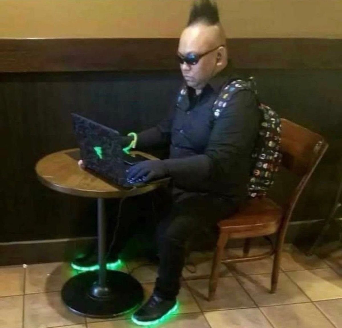 CauseWereGuys's tweet photo. Hackers in movies be like 

“I’m in” https://t.co/yutY0CjAj8