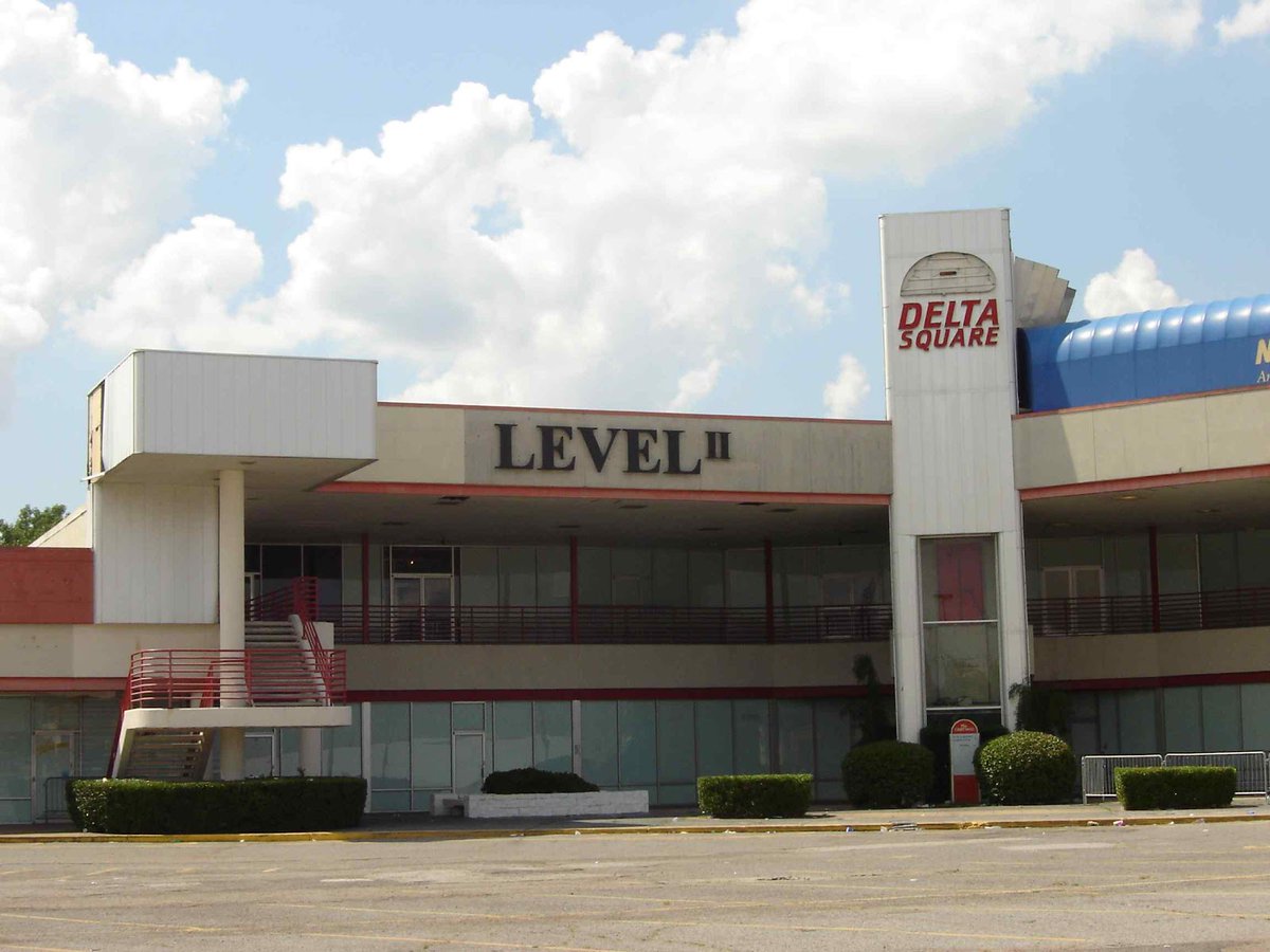 The Premier/Level II:Master P filmed a video there. Lil Jon performed there. You knew where everyone would be on a Saturday night in Memphis. Imma let y'all post yall memories cause I know y'all got em!