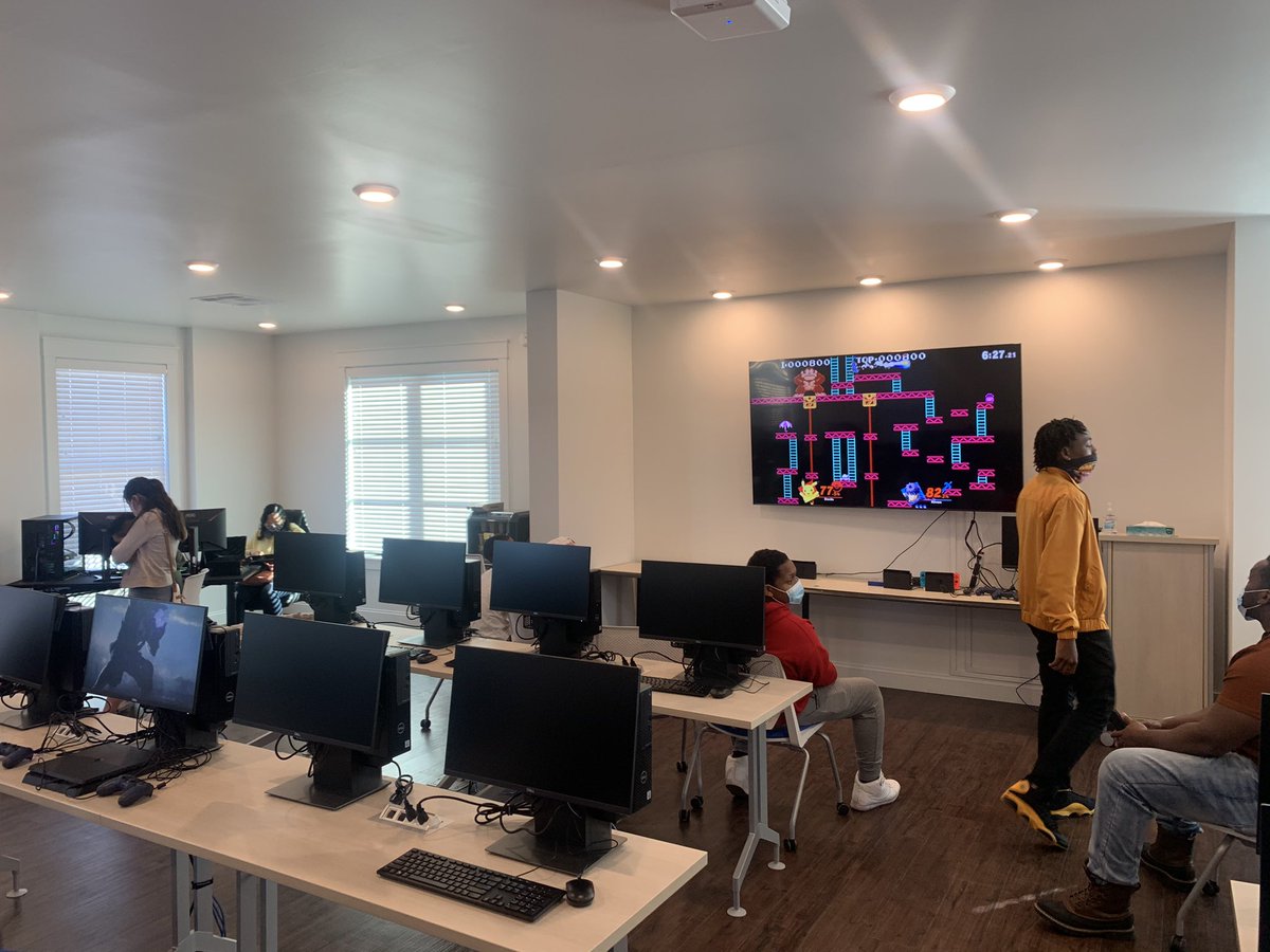 CouncilmanCrear's tweet photo. Although not official open, we hosted our first ever E Sports Fair and Tournament at the Strong Future Technology Training Center inside the @CoxComm Innovation Lab. This Center is located at the Westside School Campus. #LasVegas #Ward5 #CedricCrear #Ward5Works #HUNDREDPlan #Cox https://t.co/Ka6kgGP8FB