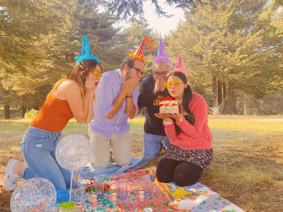 Gracias <a href="/Lasr21/">Luis</a>, <a href="/Yorchoo/">Yorcho Sama</a> y a mi baby Hass por darme el cumpleaños más kawai del mundo 🥳🎂