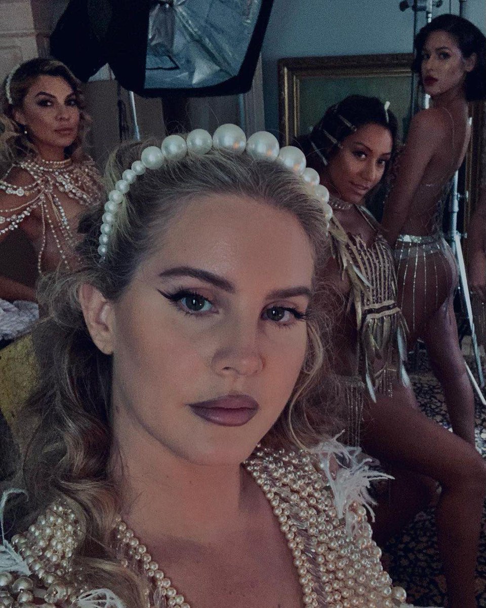 Chemtrails Over the Country Club