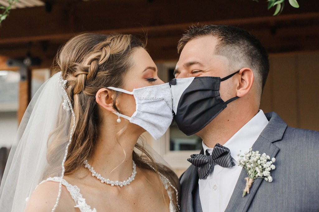 bridalguidemag's tweet photo. 5 reasons to feel thankful you're planning a wedding right now: https://t.co/yLGsrtqqBk https://t.co/i22ykw3tUj