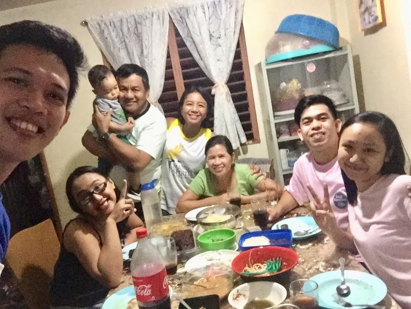 VServicesbyDA's tweet photo. Relaxing with the Family.
-Family will always be your first priority. Even when you are too busy on your work. 👪😀

#FamilyFirst #HappyFamily https://t.co/nBk1KExrhq