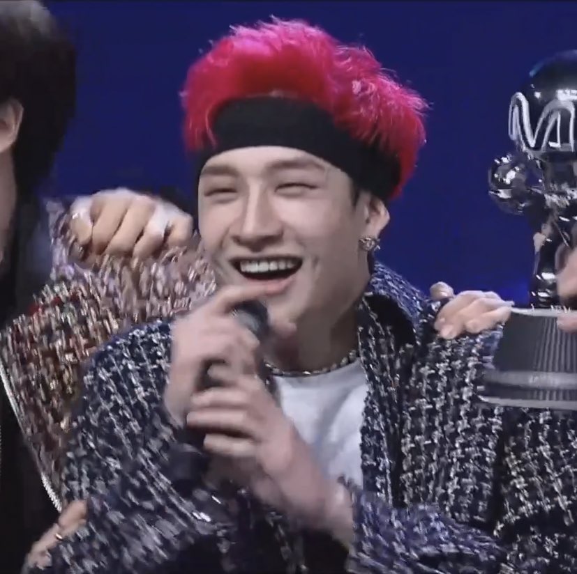 photo sequences of bang chan smiling: a thread