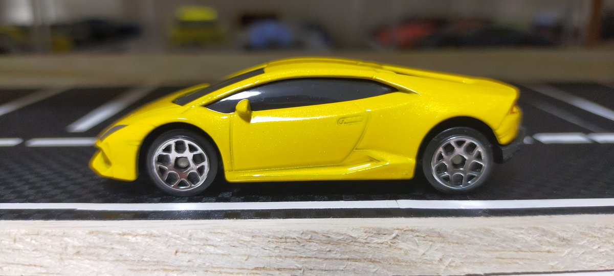 MinicaCollect_Y's tweet photo. #RMZCity の #Lamborghini #Huracan #LP610_4 黄色を紹介

RMZでは初入手の種類である

黄色はウラカンに合う色の1つ

ボディーの形は良いのよ形はね
…ヘッドライトが残念(オイッ)笑
でも特徴は捉えてます👍

ウラカンは沢山のメーカーから
出ているがどれも作りが良いので
並べたくなります\(ˊᗜˋ*)/ https://t.co/XsSDmGbjs6