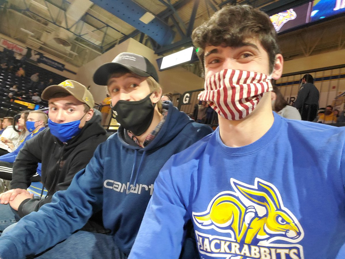 GrantEllis1815's tweet photo. Hope the bank's still open!! #FirstBankandTrust #AppelJacks #FeartheFruit #GoJacks @LukeAppel13 #HeyDalton https://t.co/LKdVZK3HGy