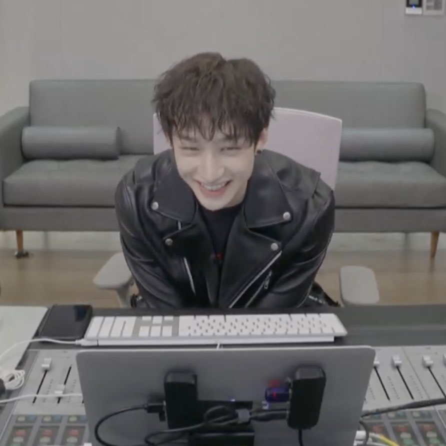 photo sequences of bang chan smiling: a thread