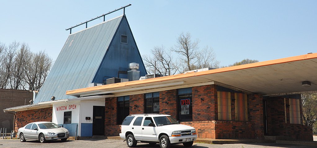 Whataburger: most of my followers are too young to know the Memphis had 3 Whataburger locations. The only building that is still standing is in Frayser and is now a fish restaurant.