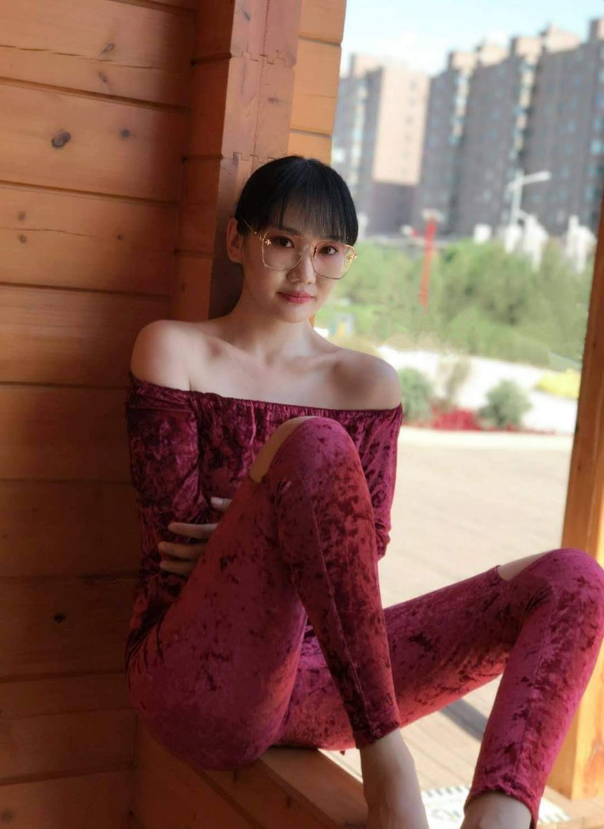 Шинэхэн жиргээч байна аа  дэмжээрэй нтр кк 🤪😂